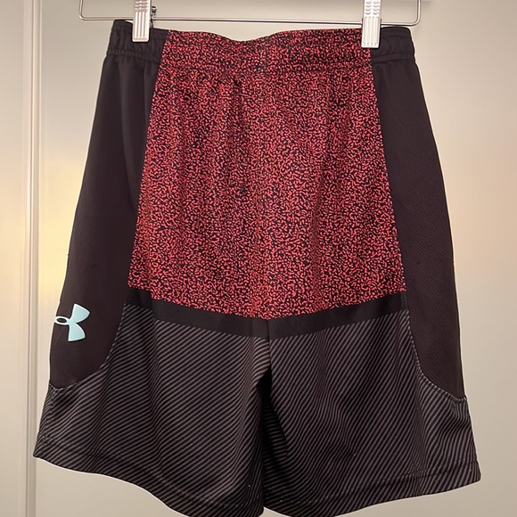 Under Armour Boys Athletic Shorts, L, Good Condition - Picture 2 of 3